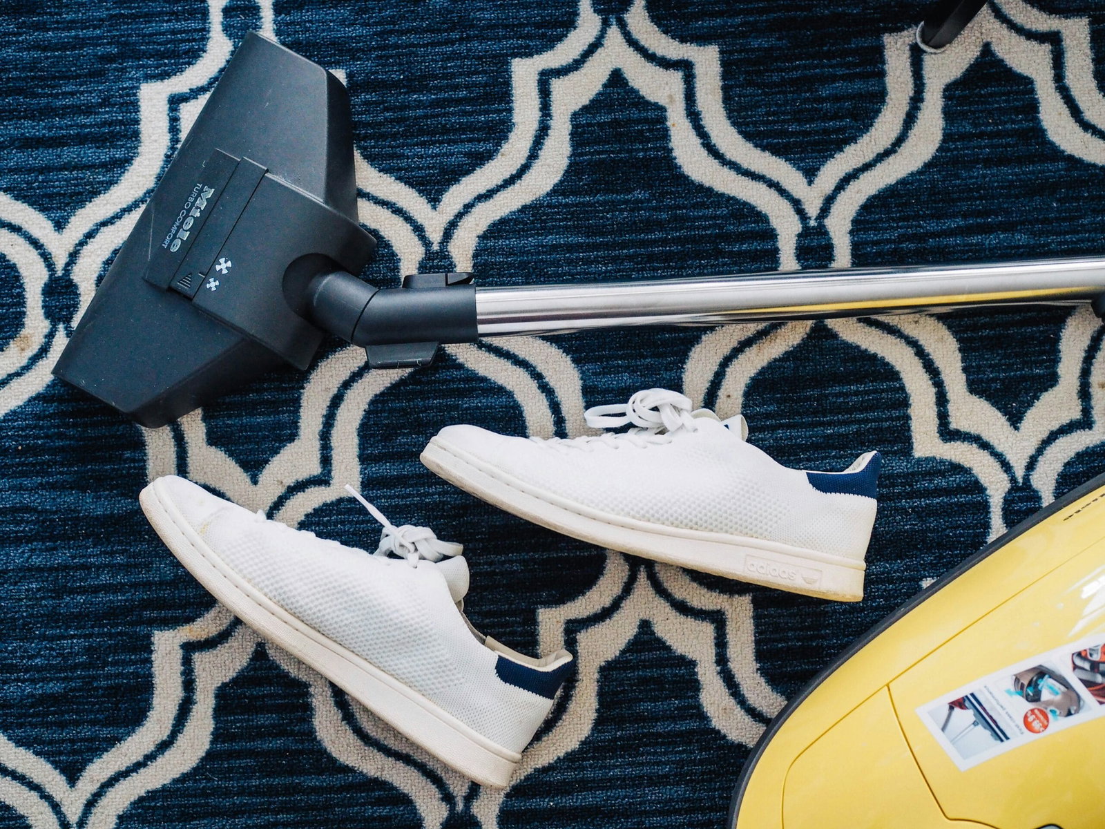 Common Carpet Stains and How to Treat Them Before They Set